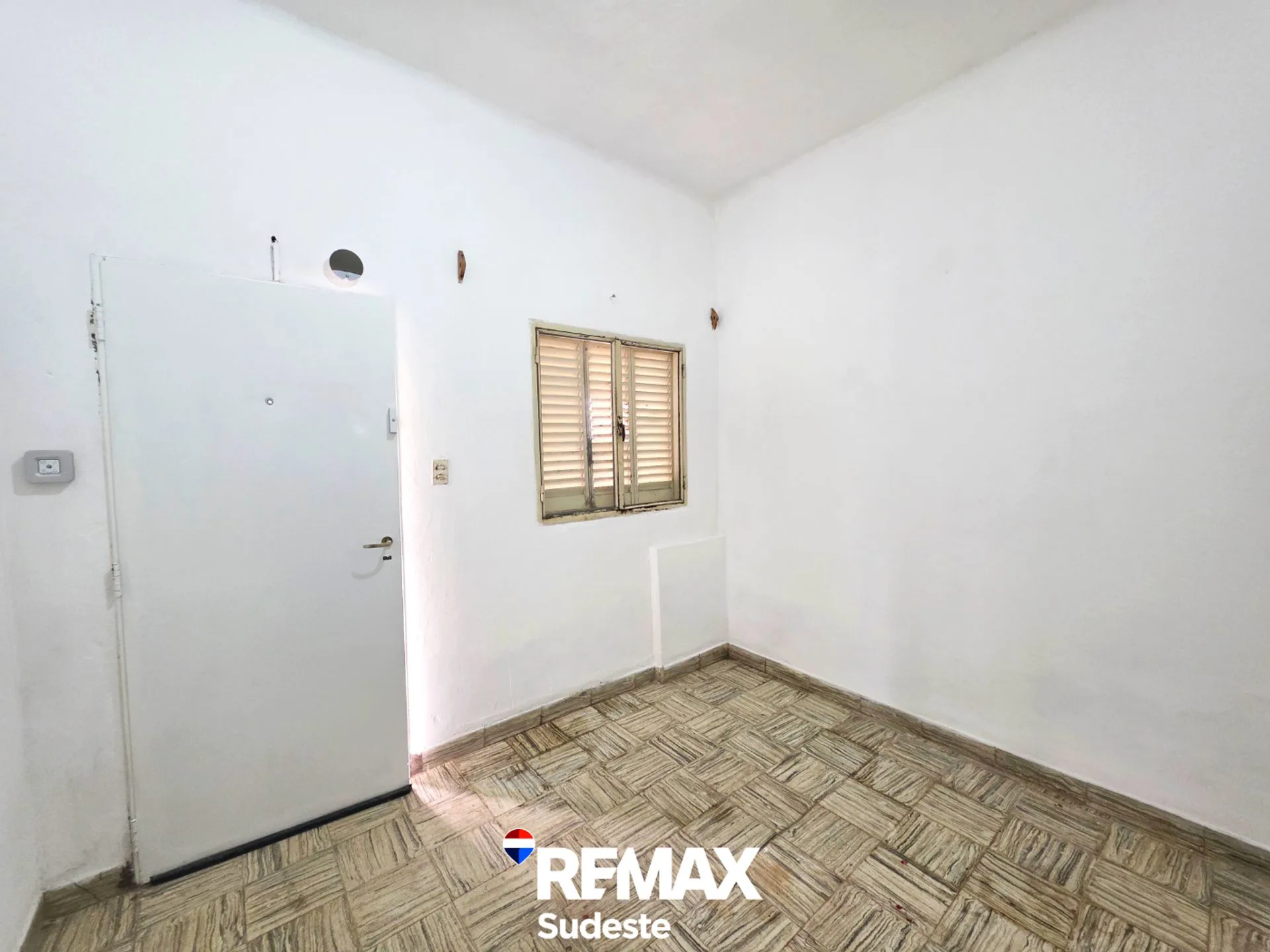 CASA A REFACCIONAR CON GRAN JARDIN. APTA CREDITO! foto 4