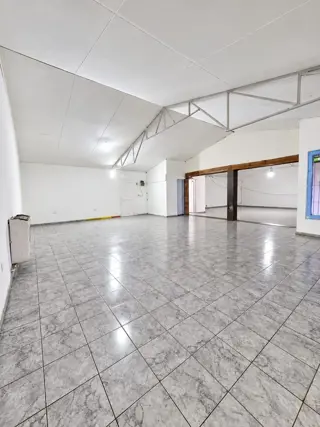 LOCAL COMERCIAL EN VENTA EN TOLHUIN foto 2