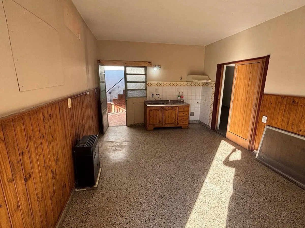 VENTA CASA DOS DORMITORIOS Y COCHERA ARROYO SECO foto 4
