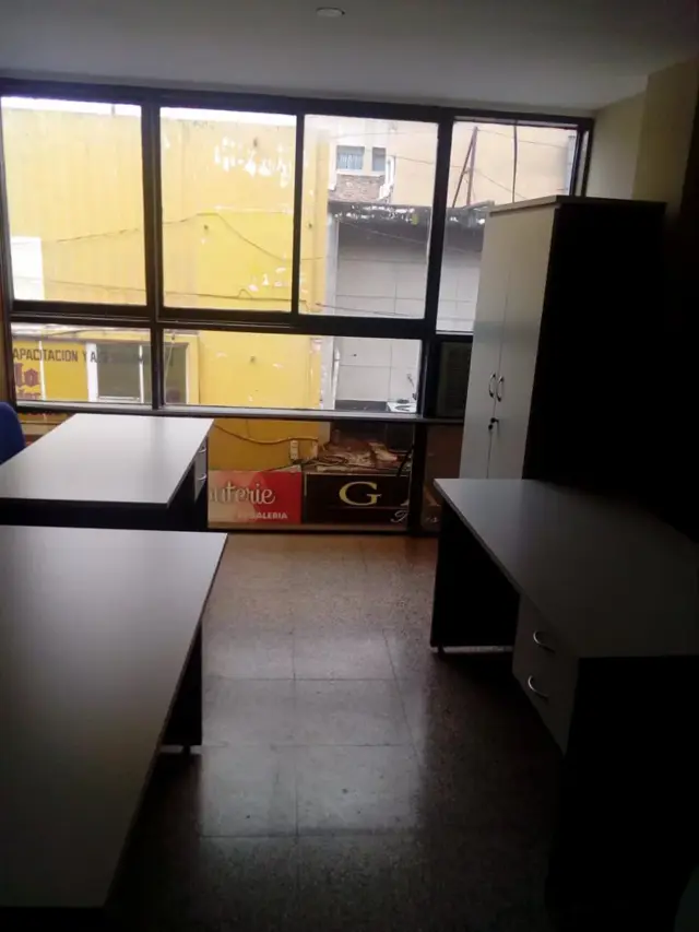 Venta 2 Oficinas z/Edén Entradas en Centro U$S60.000.