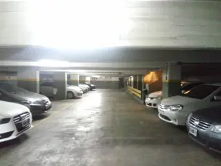VENTA JURAMENTO 3173 Excelente Cochera Fija En Edificio De Categoría Con Cámaras U$S32000 foto 5