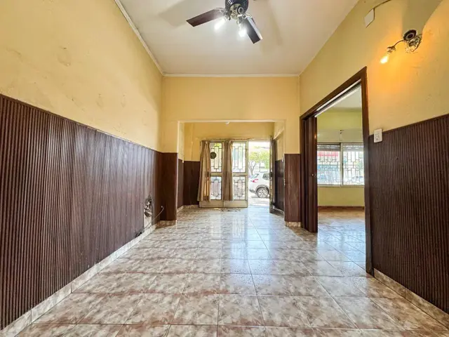 Av. Provincias Unidas  al 1100 - Casa en venta de 4 dormitorios - Rosario Belgrano