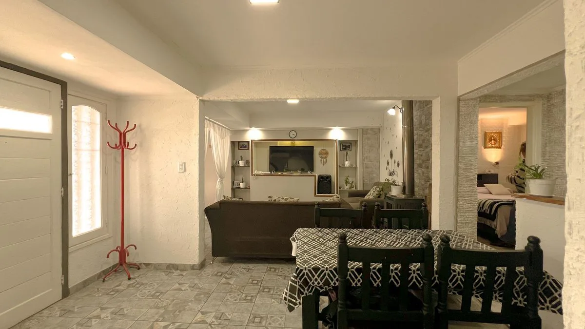 VENTA CASA 3 AMB JARDIN QUINCHO BARRIO HIPODROMO foto 5