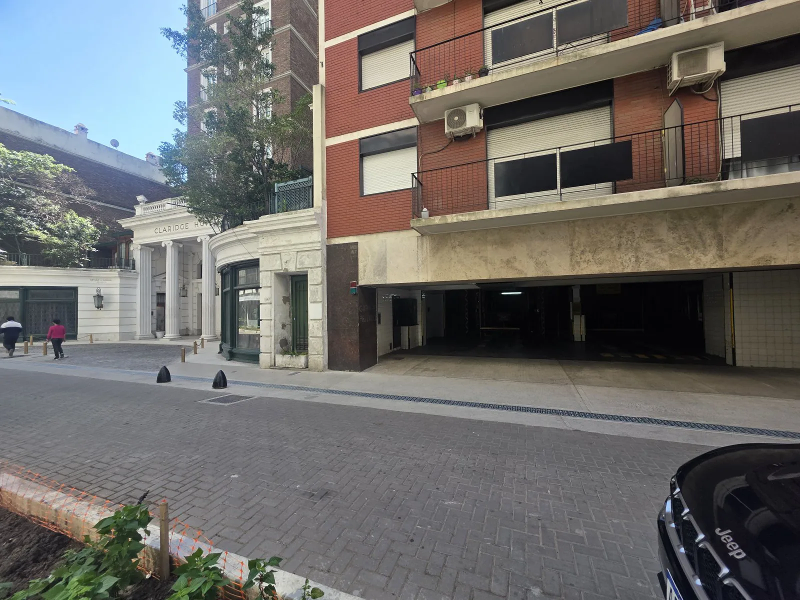 VENTA/ ALQUILER COCHERA PLENO CENTRO OFERTON! foto 5