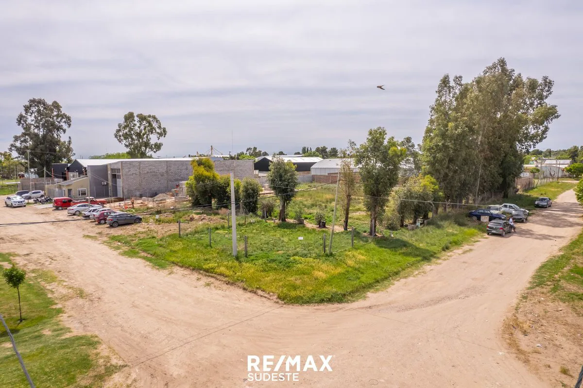 LOTE ESQUINA.  14.5 mts X 24.5 mts PANAMA Y BONNAT foto 3