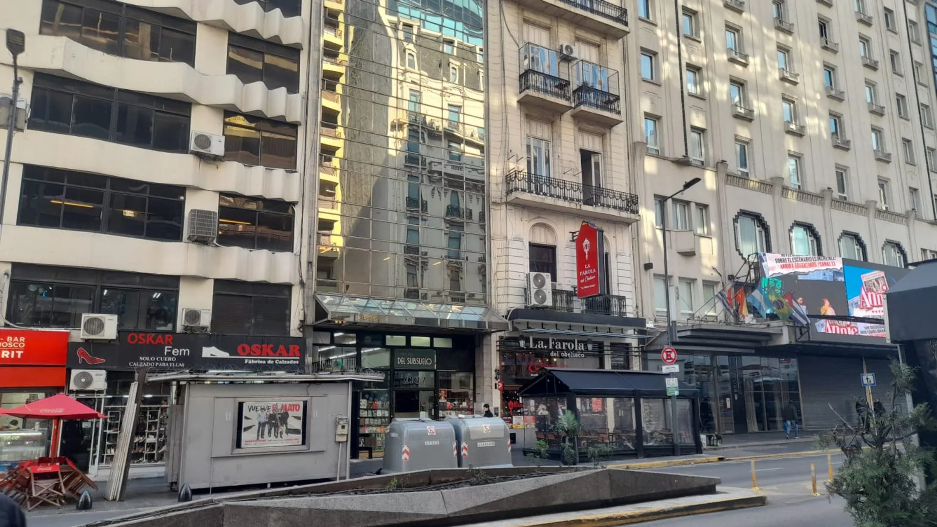 Importante local sobre AV Corrientes foto 5