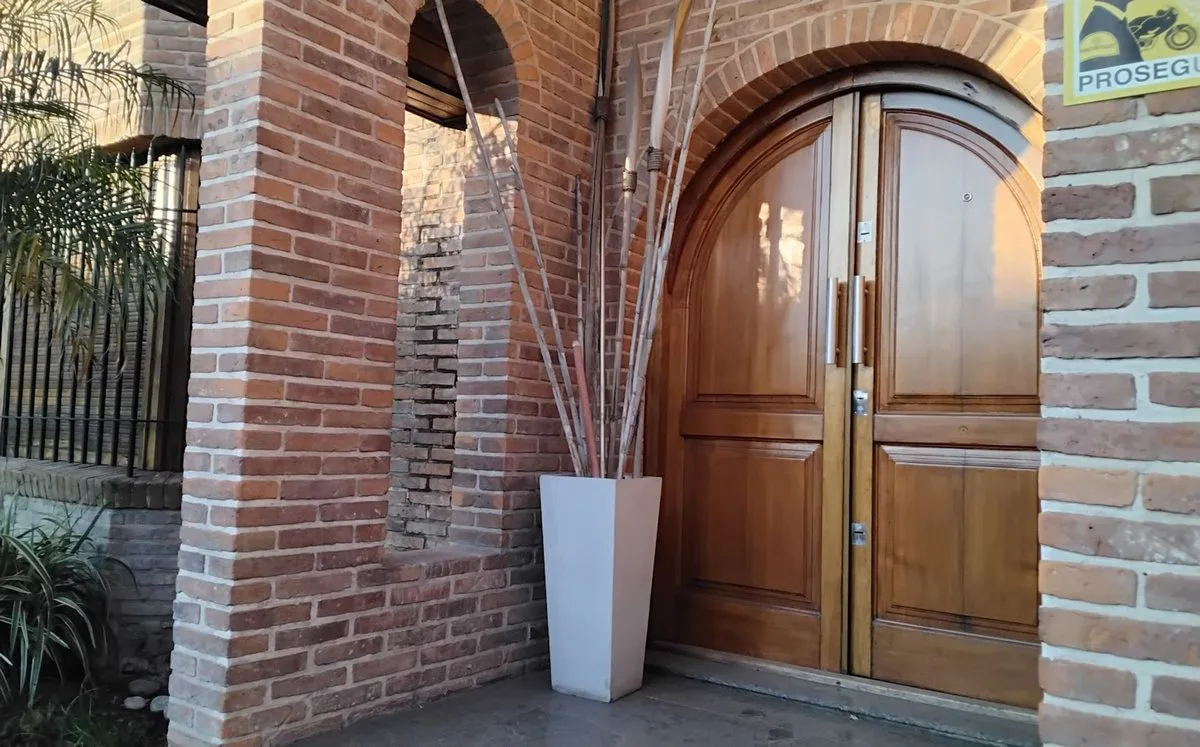 VENTA 6 AMB VILLA SARMIENTO PILETA JARDIN COCHERA foto 3