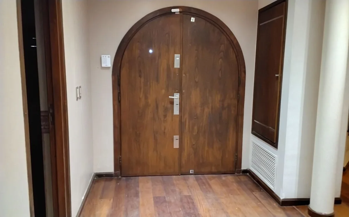 VENTA 6 AMB VILLA SARMIENTO PILETA JARDIN COCHERA foto 4