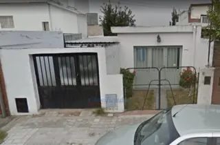 VENDO COMPLEJO DE 1 CASA MAS 3 DEPARTAMENTO EN VILLA CABRERA foto 2