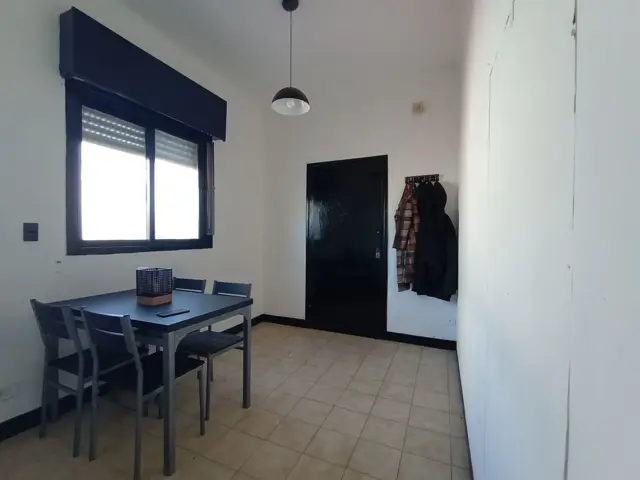 2 ambientes en 2do piso x esc. Bajas expensas, Muy luminoso. Apto credito