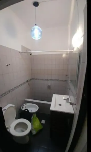 Muy cómodo PH de dos dormitorios en Planta Baja al frente en Virreyes. foto 4