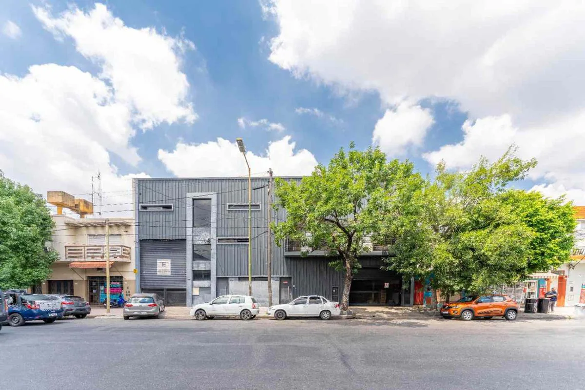 GALPÓN INDUSTRIAL EN ALQUILER 1200 M² VILLA LYNCH