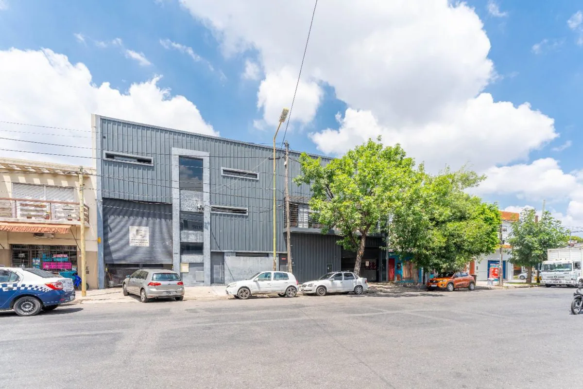 GALPÓN INDUSTRIAL EN ALQUILER 1200 M² VILLA LYNCH foto 3