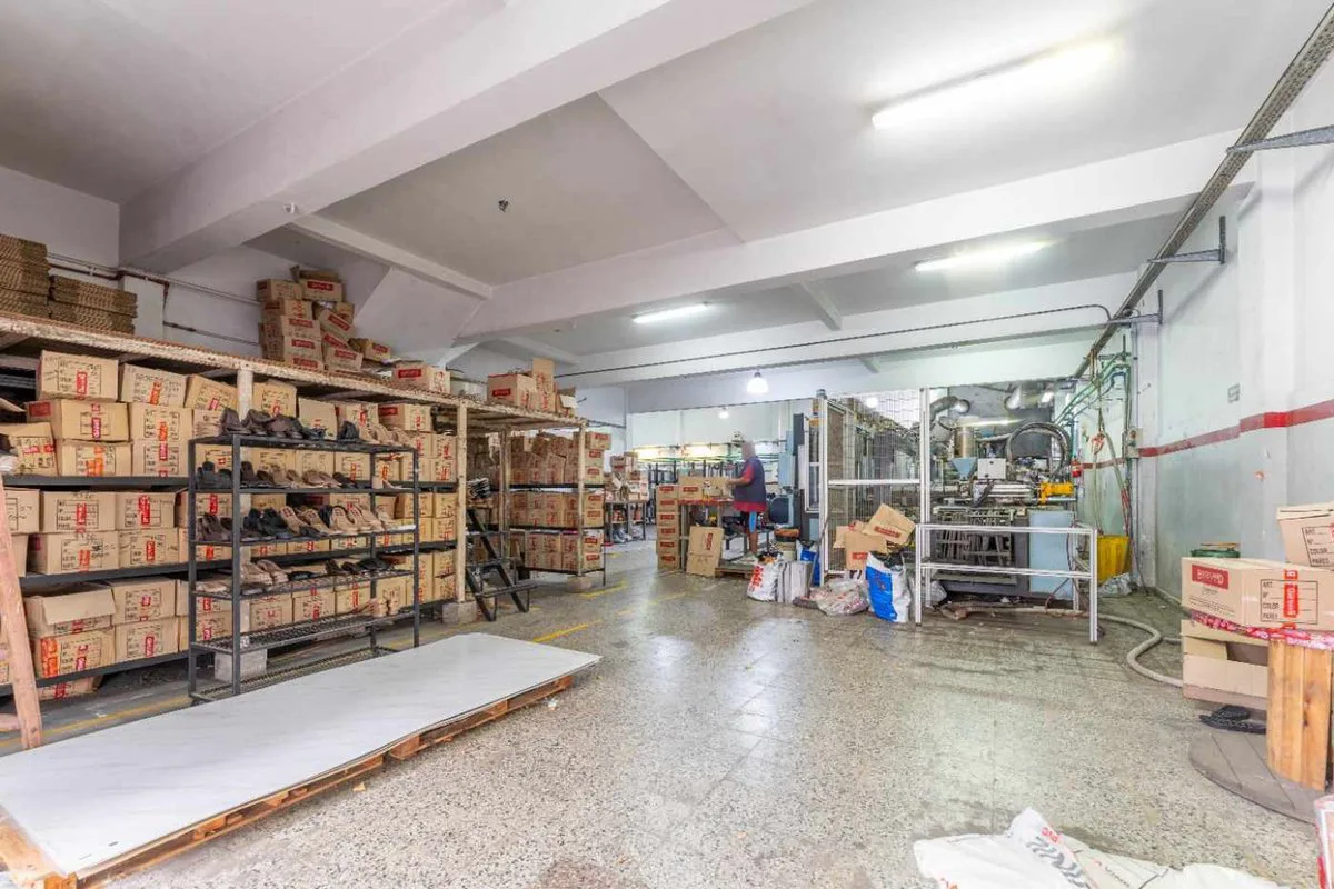 GALPÓN INDUSTRIAL EN ALQUILER 1200 M² VILLA LYNCH foto 4