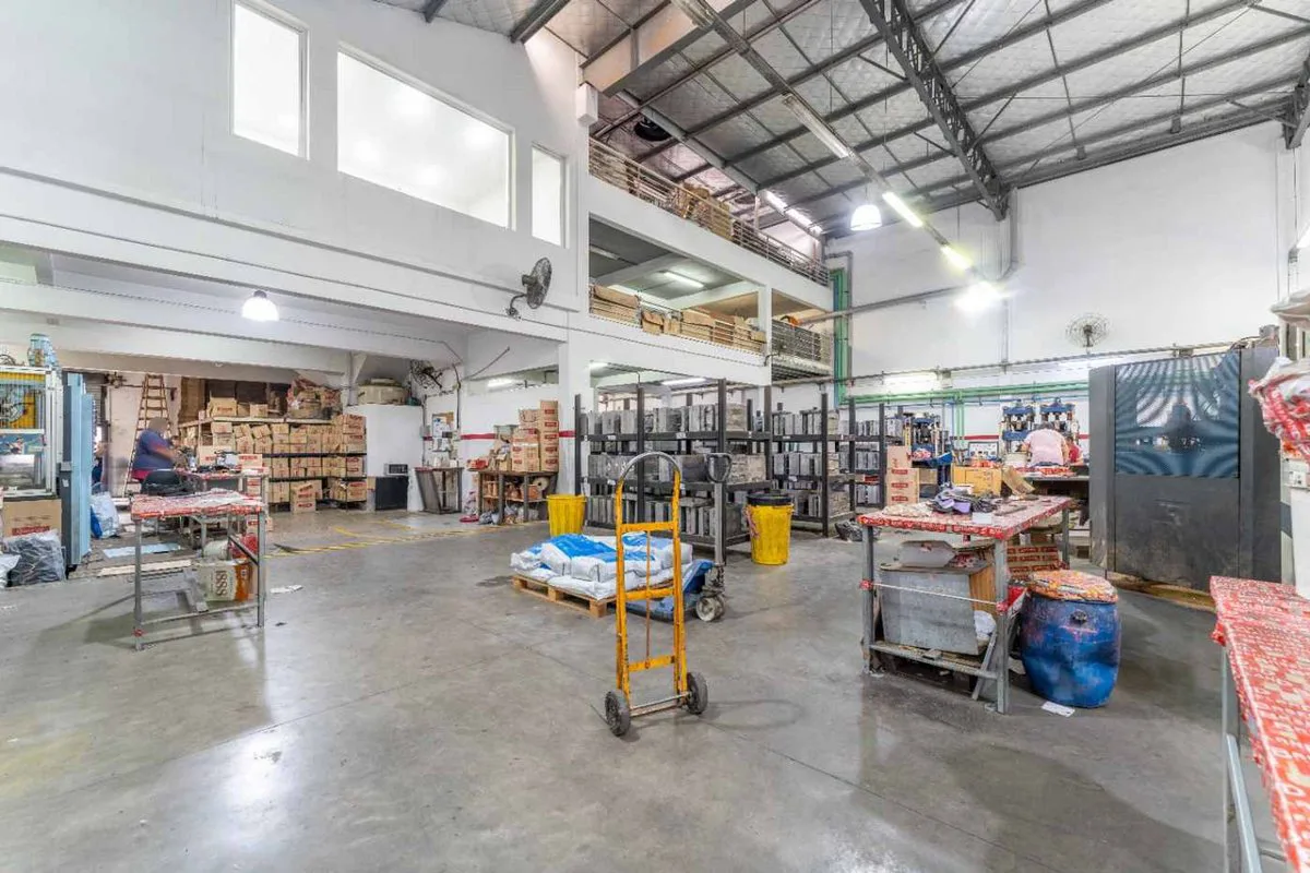 GALPÓN INDUSTRIAL EN ALQUILER 1200 M² VILLA LYNCH foto 5