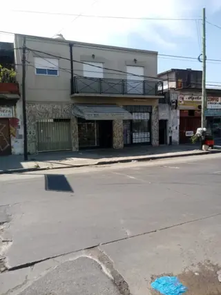 2 LOCALES S/AVENIDA CON 2 CASAS. IDEAL INVERSION Y 2 FAMILIAS foto 1
