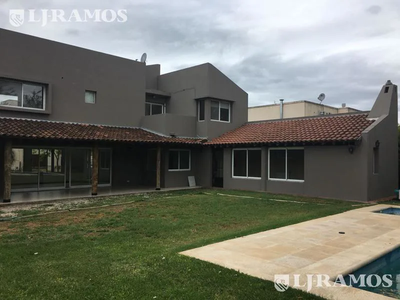 Casa con 3 dormitorios en venta  en San Isidro Labrador foto 2