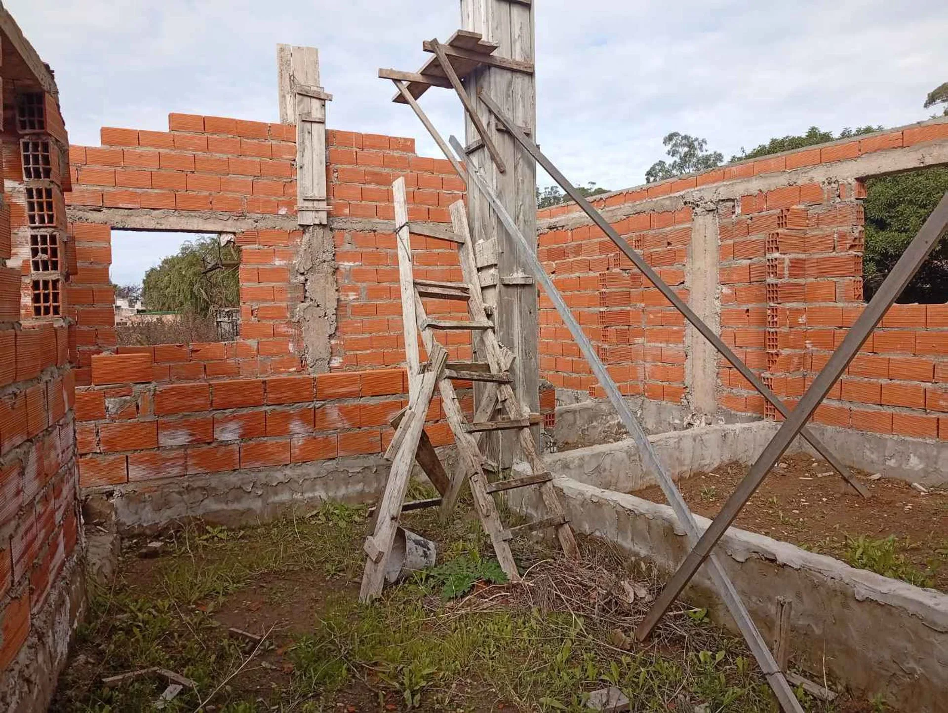 VENTA TERRENO CON CONSTRUCCION FARO NORTE foto 5