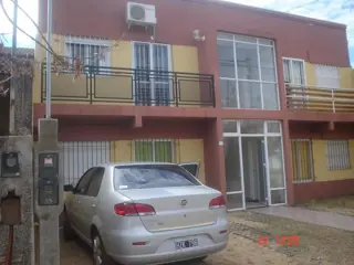 EXCELENTE DUPLEX DE 3 AMBIENTES EN GRAN ZONA TURÍSTICA EN COLÓN ENTRE RÍOS foto 1