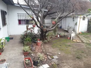 AMPLIA CASA EN MONTE GRANDE CENTRO foto 5
