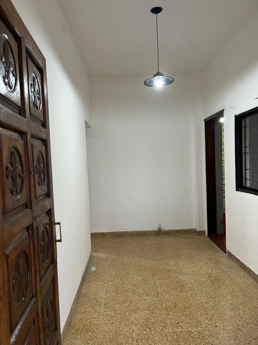 CASA 4 AMB. | HURLINGHAM/VILLA TESEI | A POCAS CUADRAS DE LA MUNICIPALIDAD foto 3