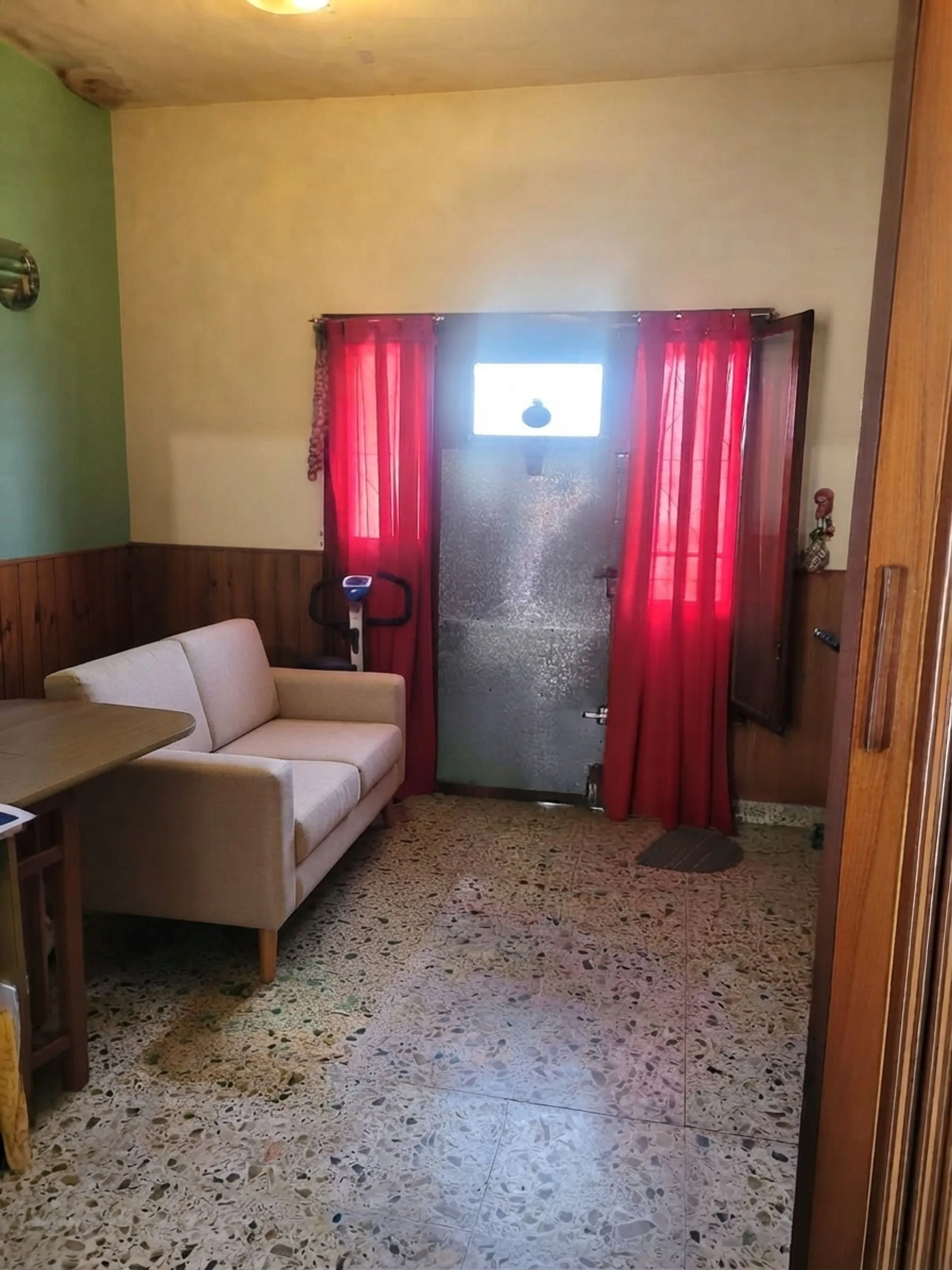 Venta Casa 251 m2 de 5 ambientes en Béccar c/patio foto 4