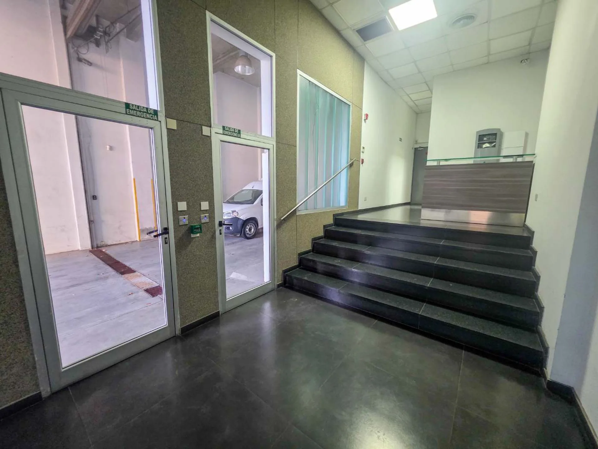 ALQUILER OFICINAS - Edificio Corporativo 110 m² foto 3
