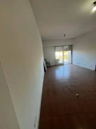 VENTA - DEPARTAMENTO 3 AMBIENTES - AL FRENTE CON BALCON foto 5