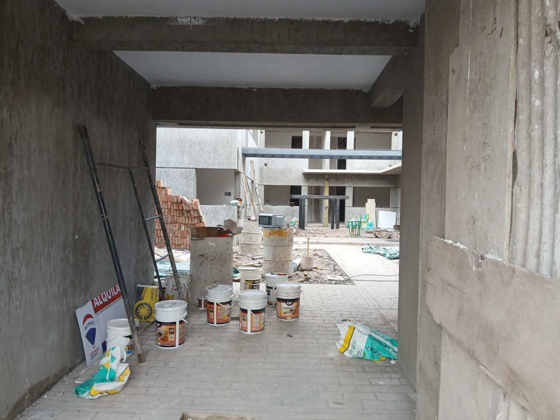 VENTA DE DEPARTAMENTO EN GUYMALLEN foto 4