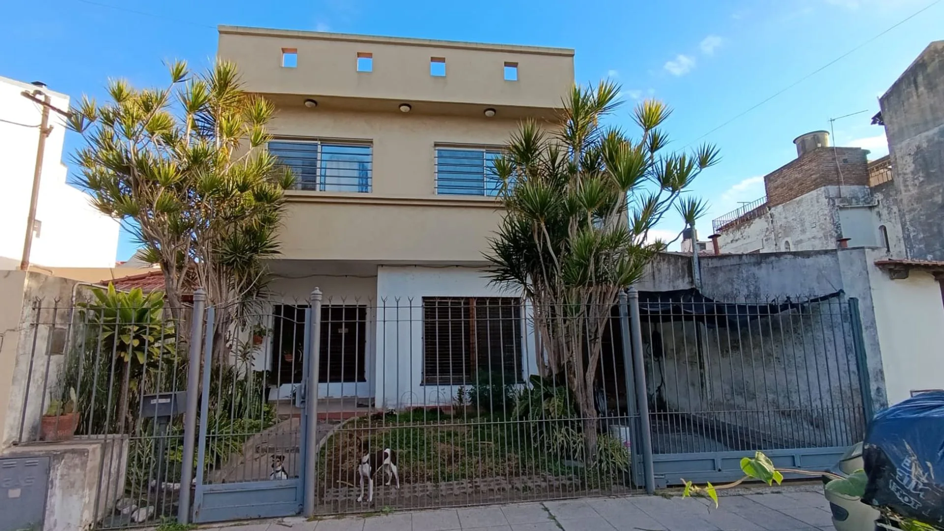 VENTA CASA COCHERA QUINCHO 156M2 LANUS ESTE foto 2