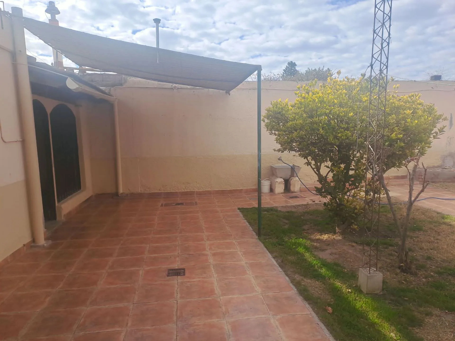 CASA EN VENTA 3 DORMITORIOS LAS HERAS APTO CRÉDITO foto 4