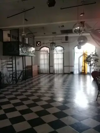 Salon En Importante Avenida - Gendra Propiedades foto 4