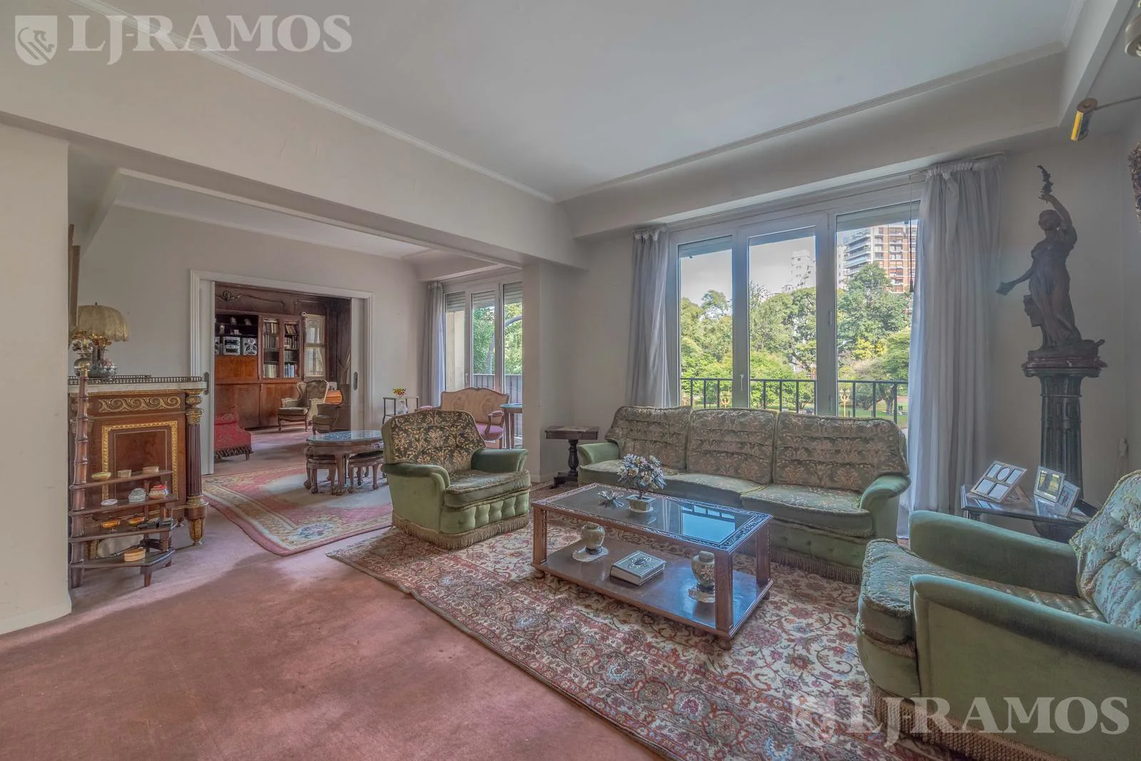 Recoleta. Plaza Vicente Lopez. vista a plaza. Sup. 220.45 m2 foto 2