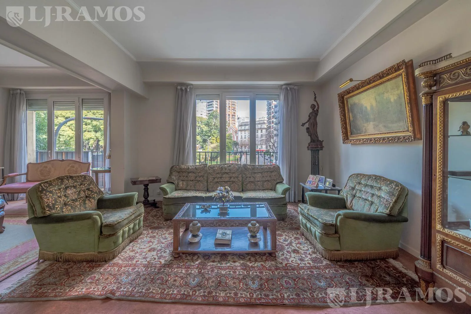 Recoleta. Plaza Vicente Lopez. vista a plaza. Sup. 220.45 m2 foto 4