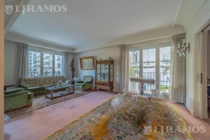 Recoleta. Plaza Vicente Lopez. vista a plaza. Sup. 220.45 m2 foto 5