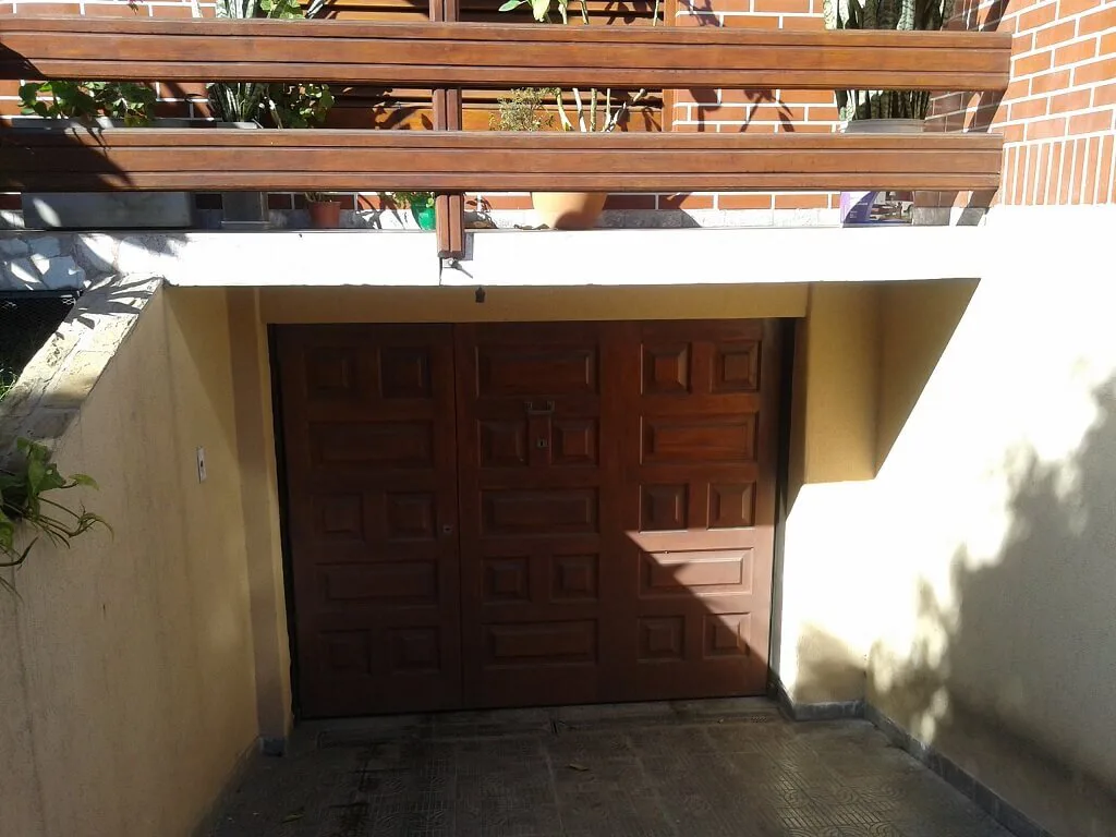 Casa en lote de 8.66x17, Apto Credito, en dos plantas de 5 ambientes, con garage, jardin y altillo foto 3