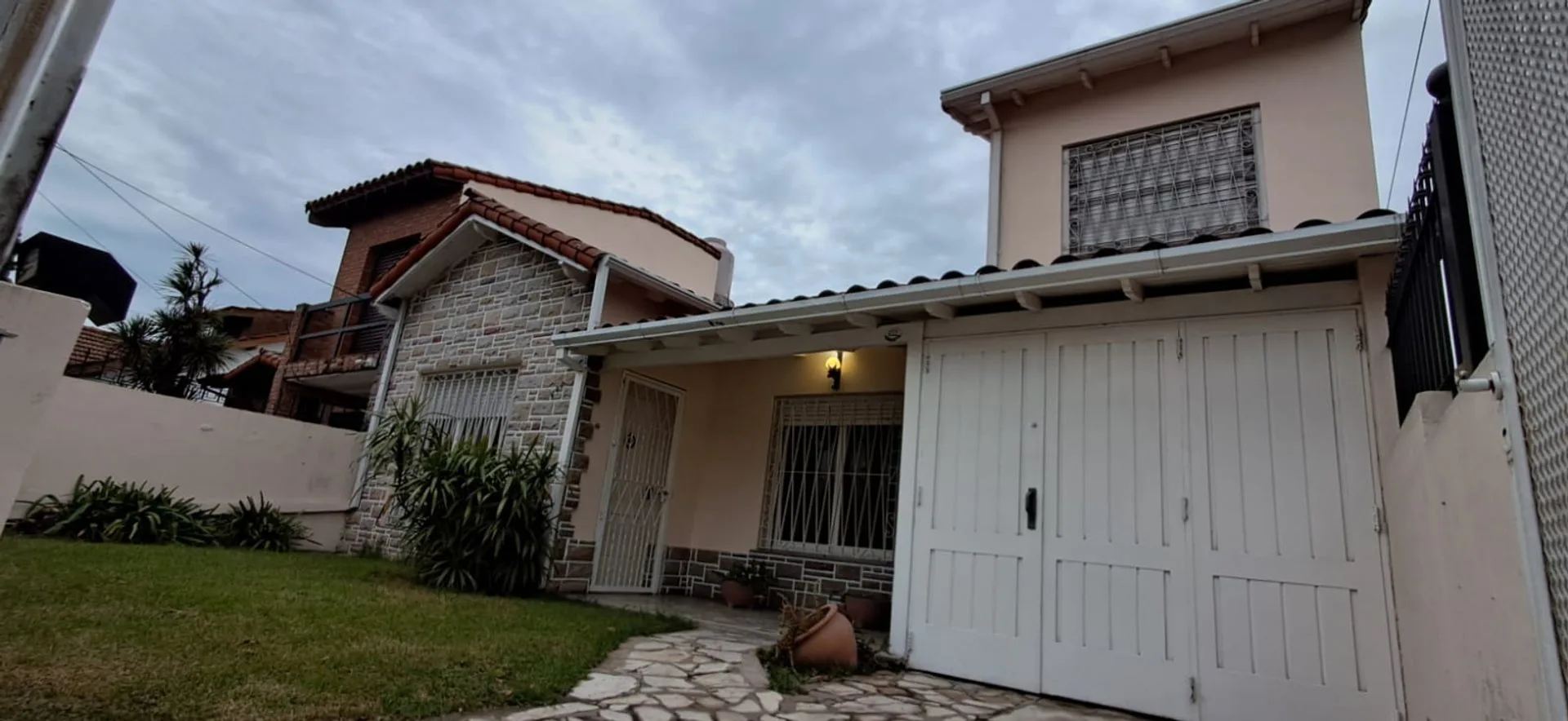 CASA 5 AMBIENTES+ LOTE 436 M2+ DPTO. foto 4