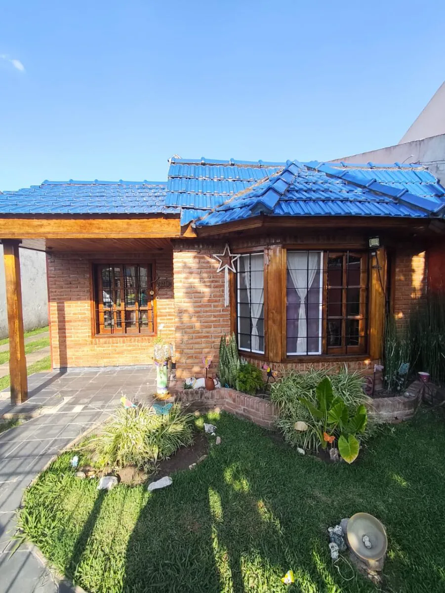Venta de casa con amplio terreno foto 3