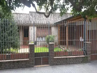 CASA EN MUY BUEN ESTADO EN TROPEZÓN, DE TRES AMBIENTES foto 1