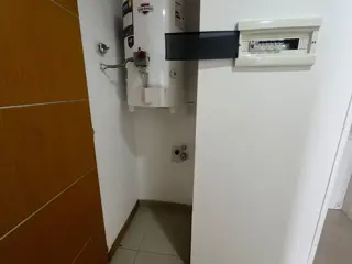 MONOAMBIENTE AL FRENTE, GRAN BALCON, BAÑO CON BAÑERA, COCINA COMPLETA A GAS foto 3
