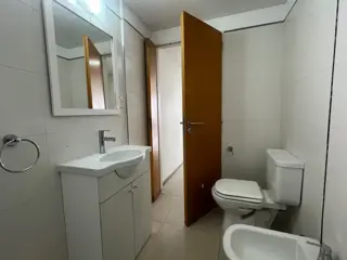 MONOAMBIENTE AL FRENTE, GRAN BALCON, BAÑO CON BAÑERA, COCINA COMPLETA A GAS foto 5