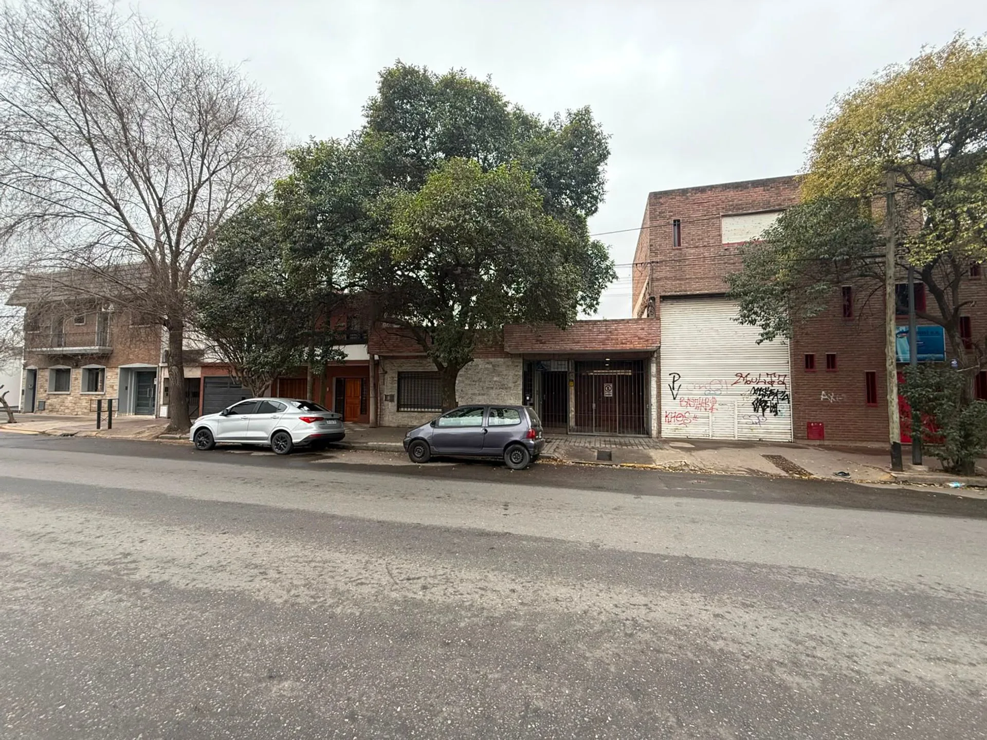 VENTA CASA CON IMPORTANTE TERRENO EN ALTA CORDOBA foto 2