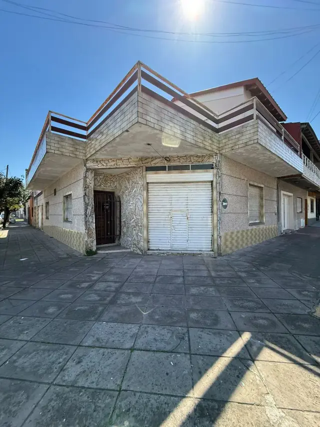 Local En Alquiler, Esquina Olleros y Cerrito, La Tablada