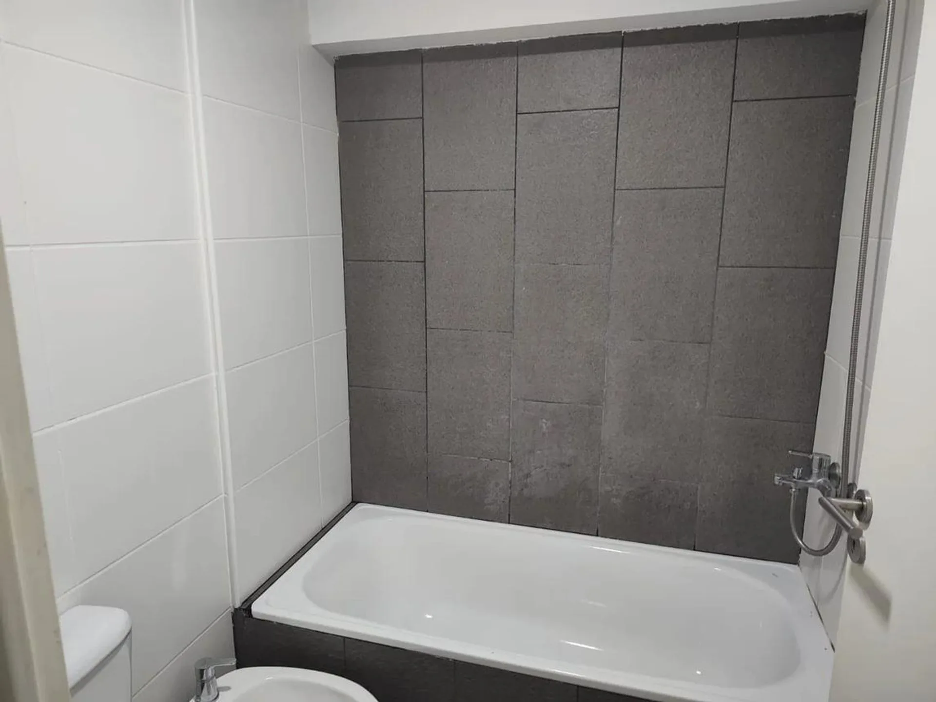 ALQUILER MONO IMPECABLE CON PATIO BOEDO foto 5