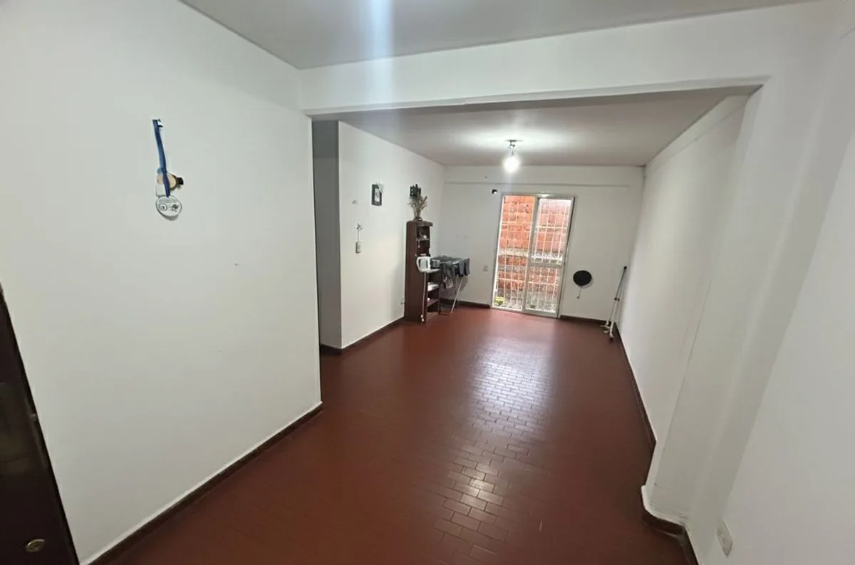 DEPARTAMENTO EN VENTA 2 DORMITORIOS ALBERDI Y ROCA foto 2