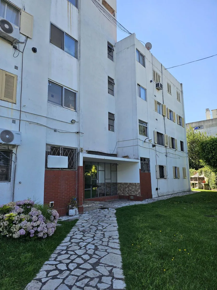 Venta Depto 3AMB en complejo seguro - Bernal Oeste foto 2