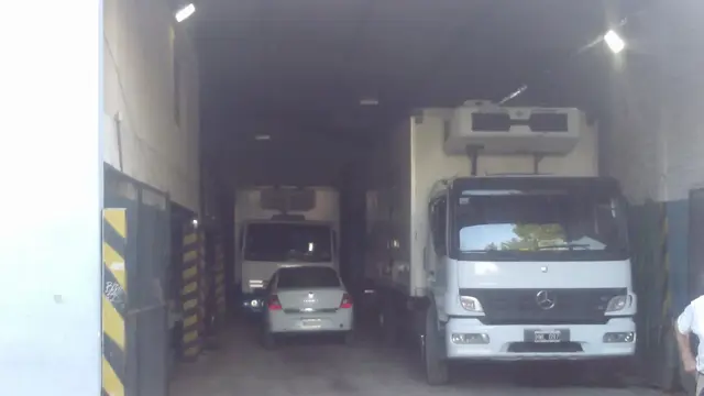 Galpón con oficina y taller