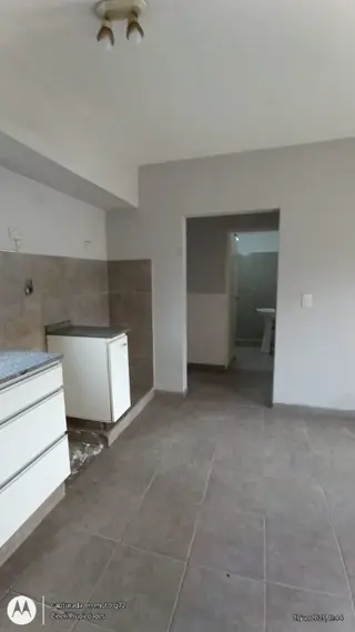 Cómoda vivienda con 2 dormitorios en alquiler Moreno centro foto 5