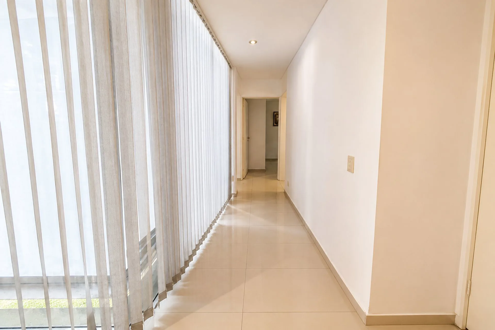 CASA EN VENTA FUNES CON JARDIN Y PILETA foto 3