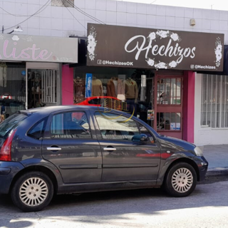 Venta En Block De 3 Locales Comerciales Mas Depto De 3 Ambientes En Excelente Zona De Villa Bosch foto 1